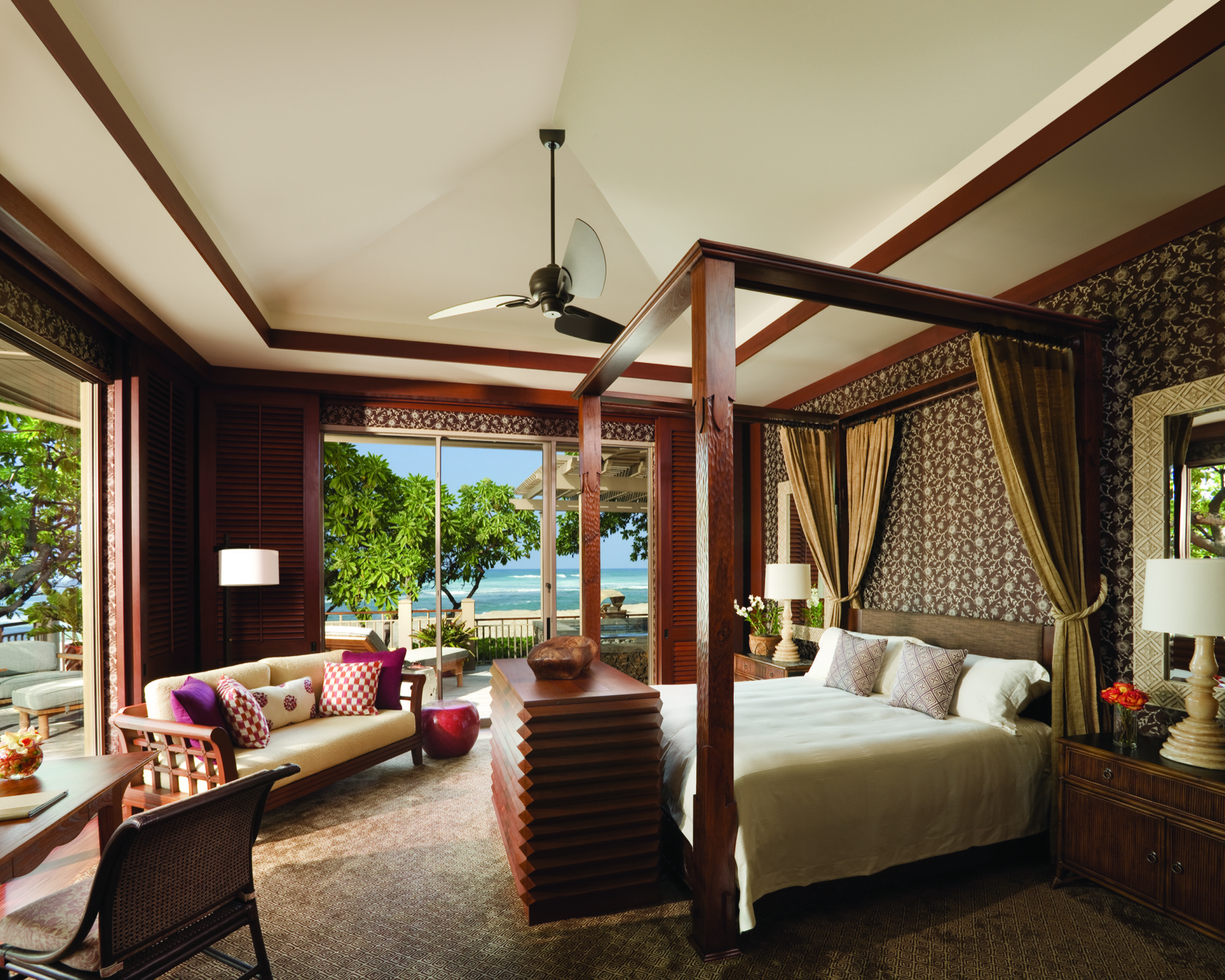 Four Seasons Hualalai, Kaʻūpūlehu-Kona, Hawaiʻi — interior photo 1 of 12