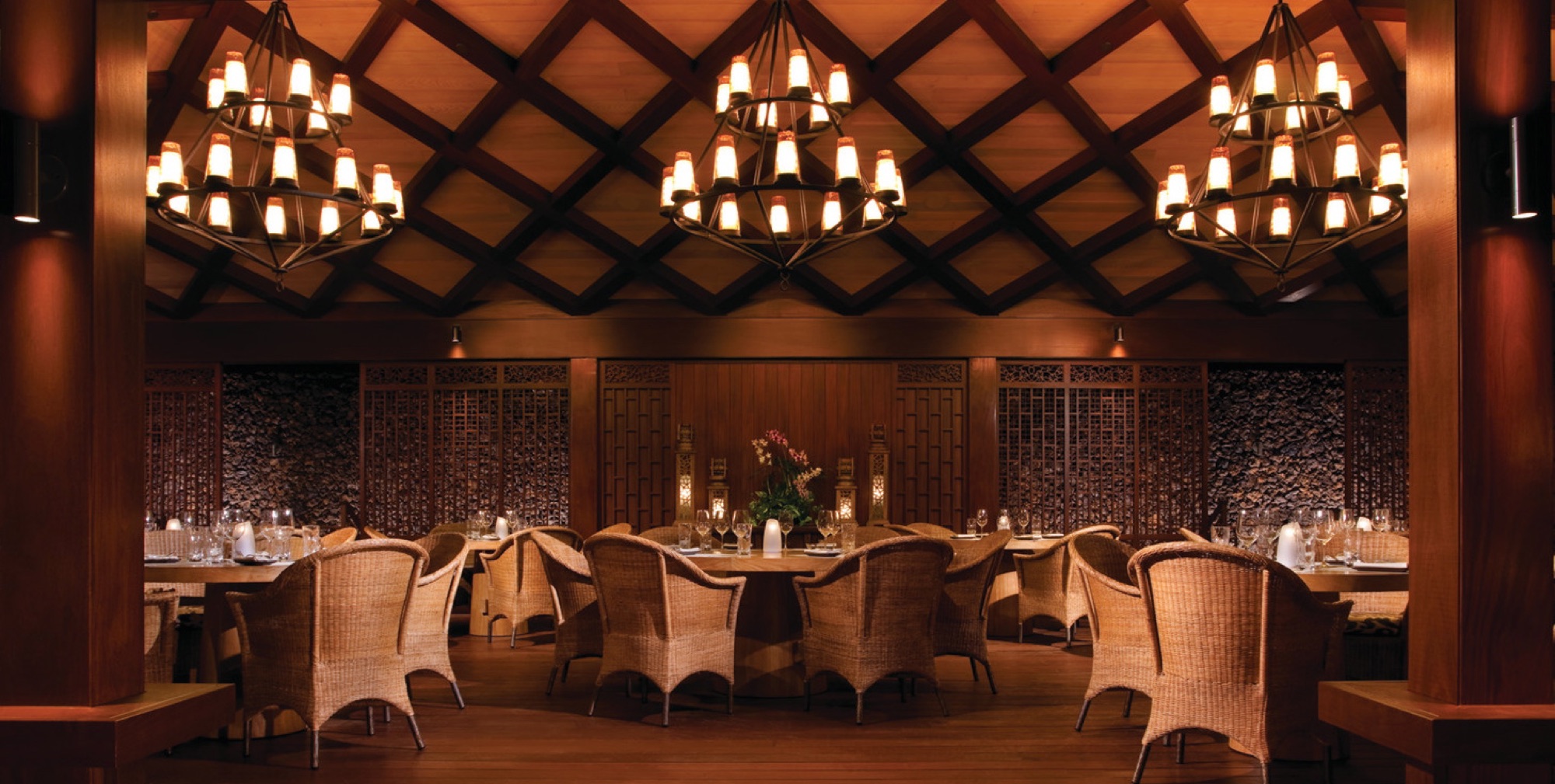 Four Seasons Hualalai, Kaʻūpūlehu-Kona, Hawaiʻi — interior photo 2 of 12