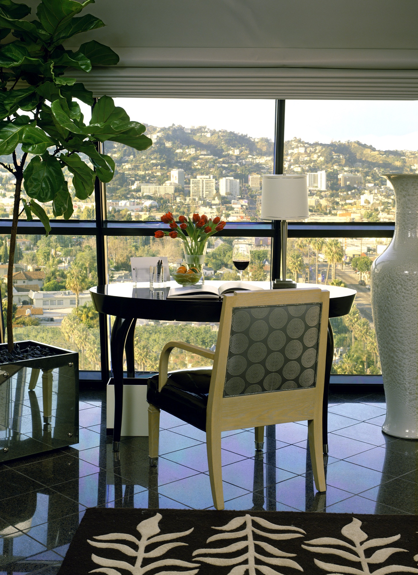 Los Angeles, California — interior photo 3 of 3